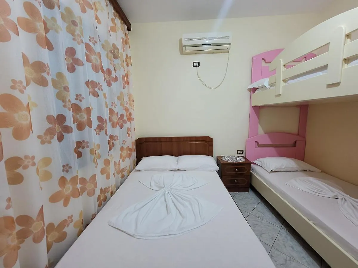 Petrefi Apartments Ksamil Affittacamere