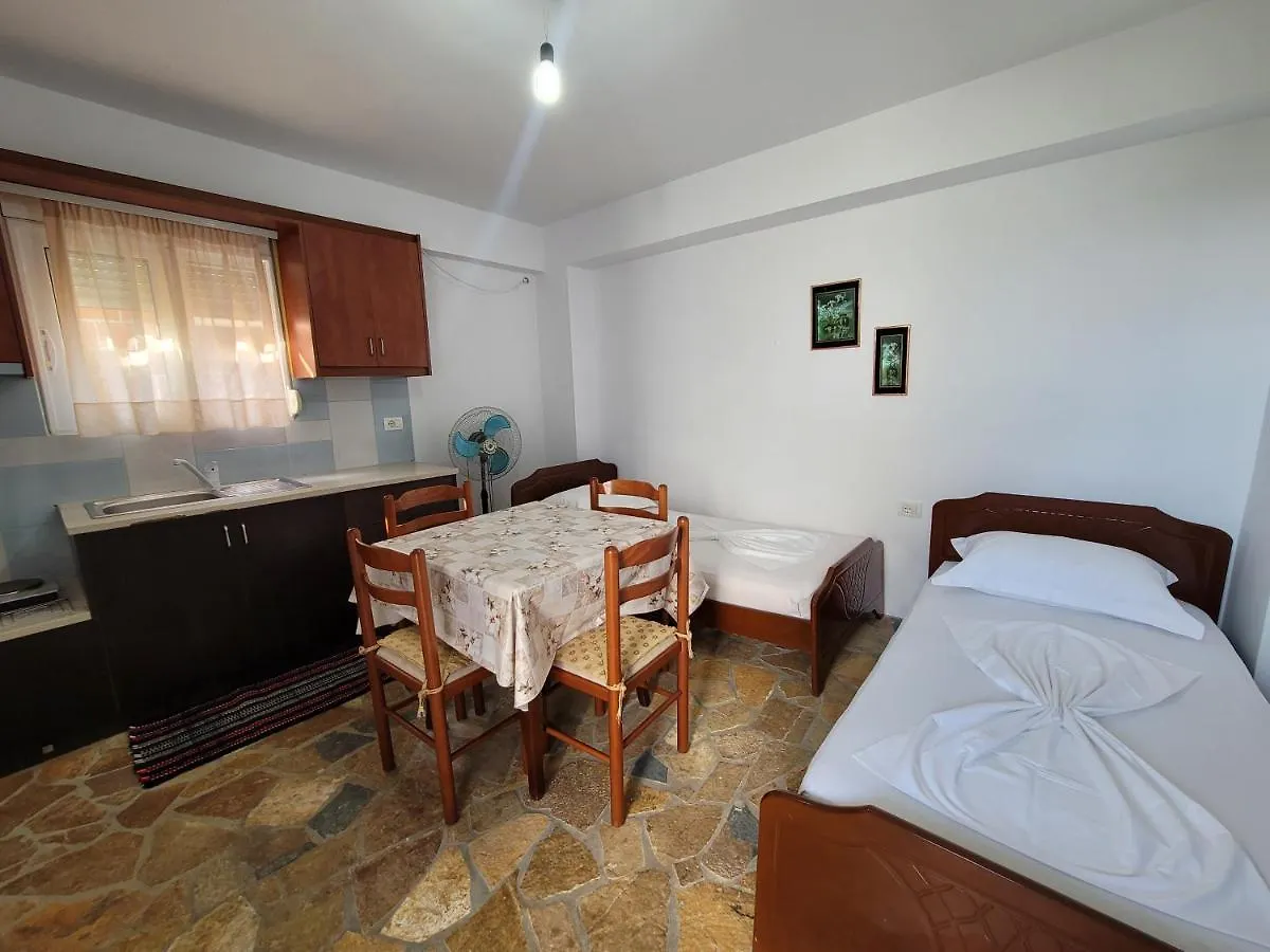 Petrefi Apartments كساميل بيت ضيافة