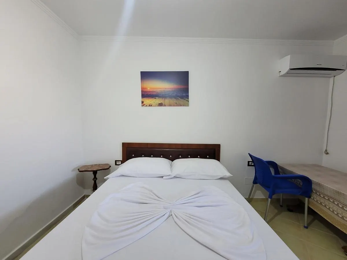 Petrefi Apartments Ksamil Affittacamere