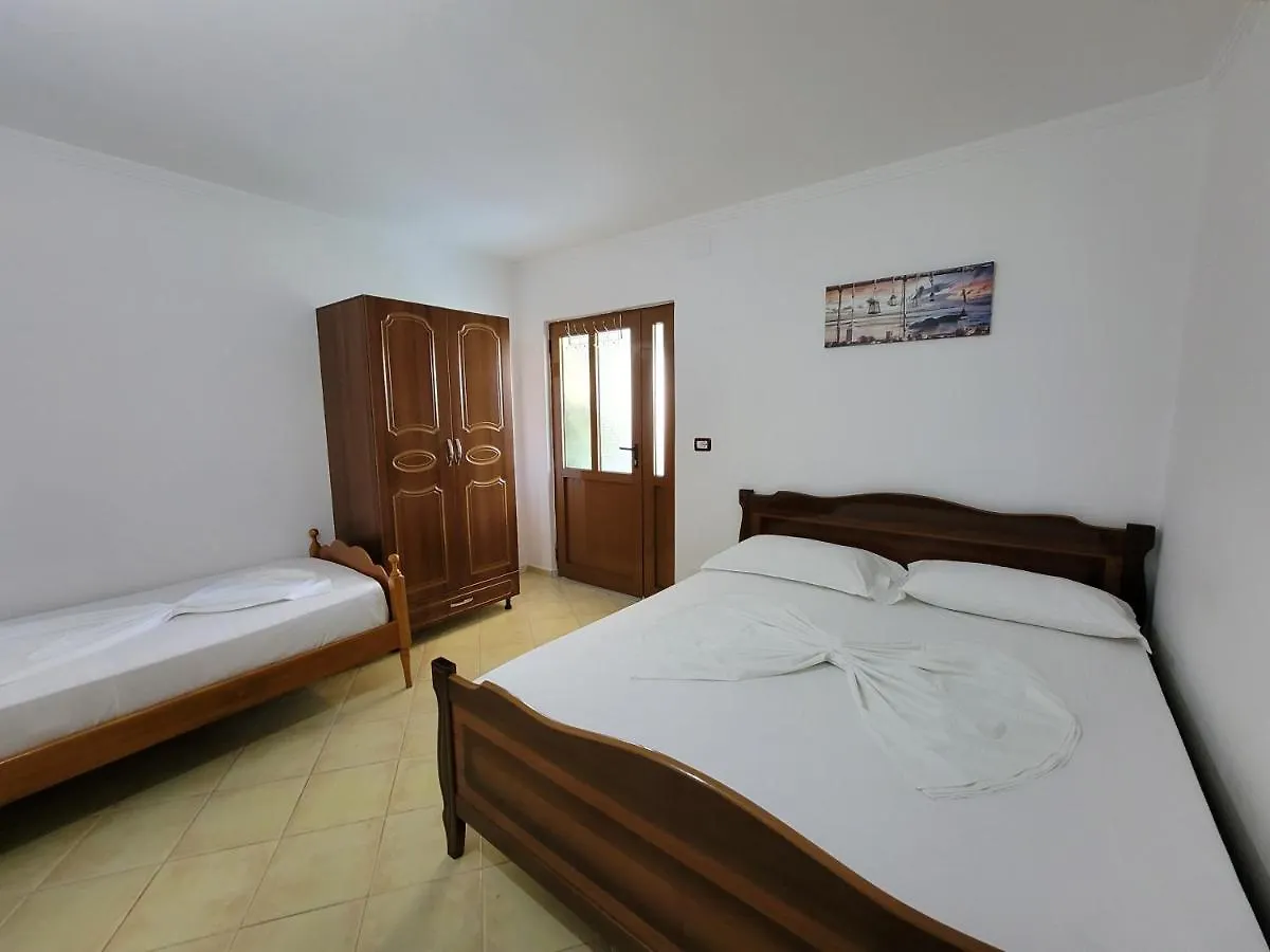 Petrefi Apartments Ksamil 0*,