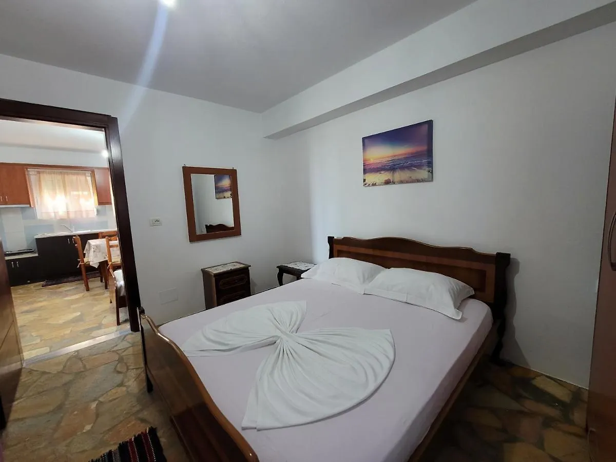 Petrefi Apartments Ksamil Affittacamere