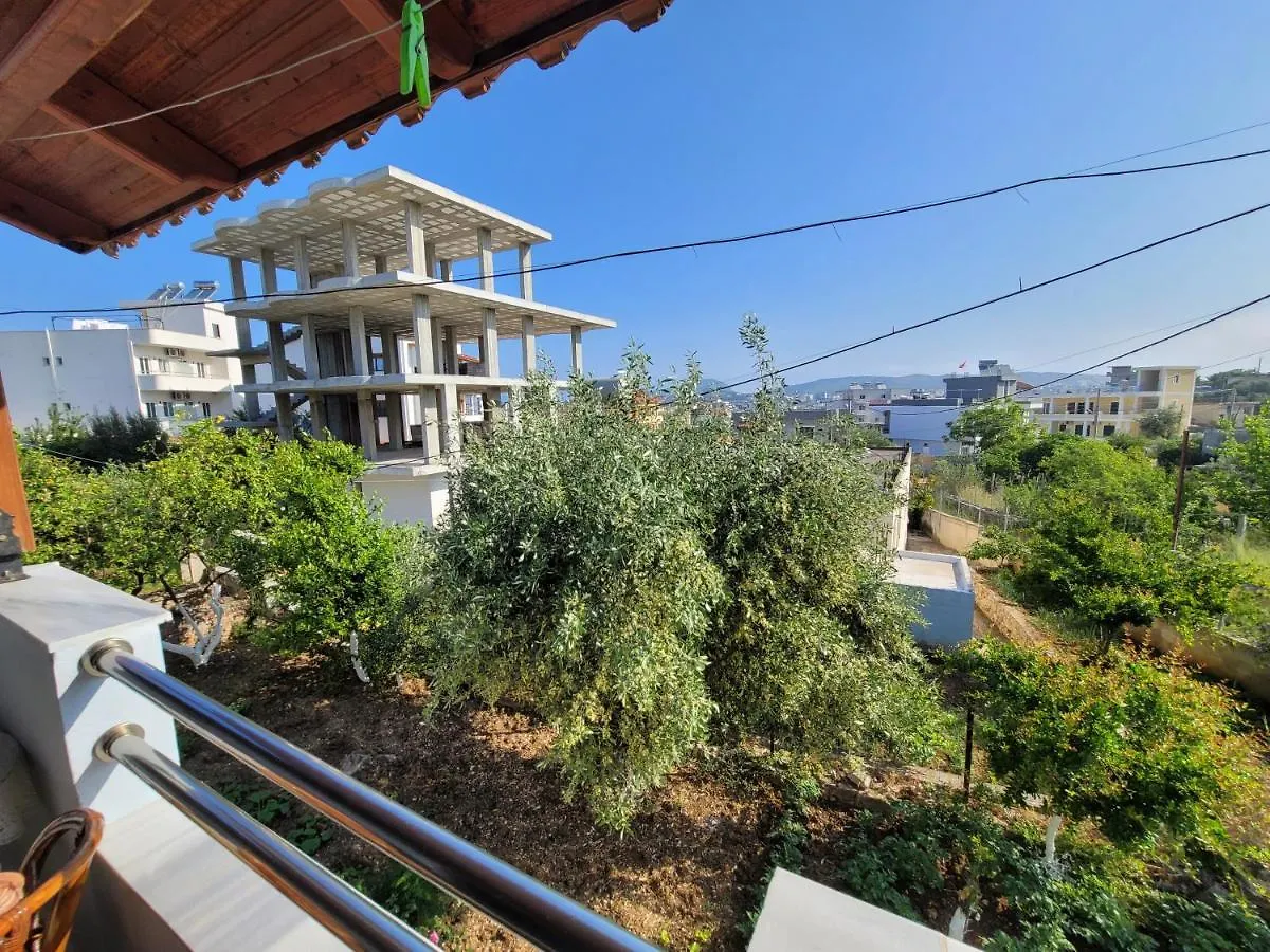 بيت ضيافة Petrefi Apartments كساميل