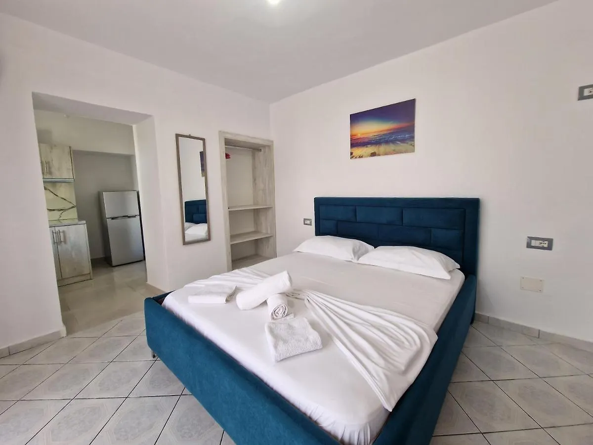 بيت ضيافة Petrefi Apartments كساميل