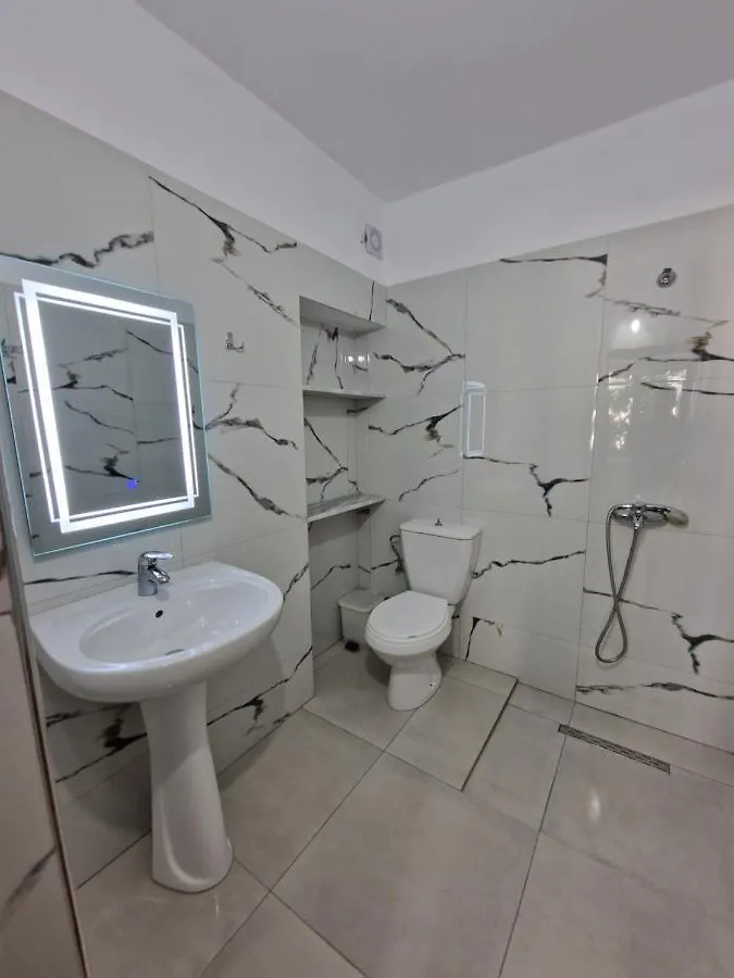 Petrefi Apartments كساميل ألبانيا