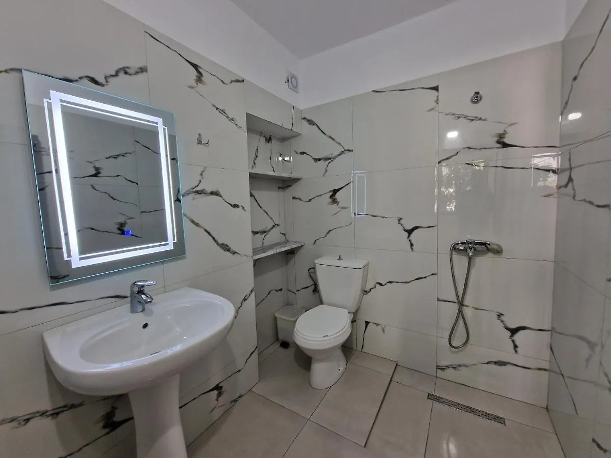 Petrefi Apartments كساميل