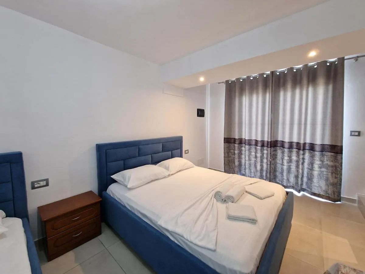 Petrefi Apartments كساميل