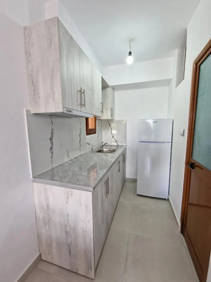 Affittacamere Petrefi Apartments Ksamil