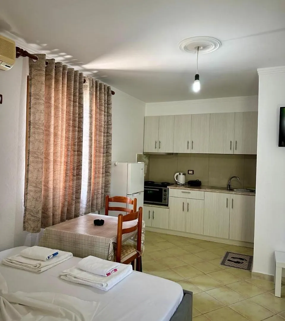 Affittacamere Petrefi Apartments Ksamil
