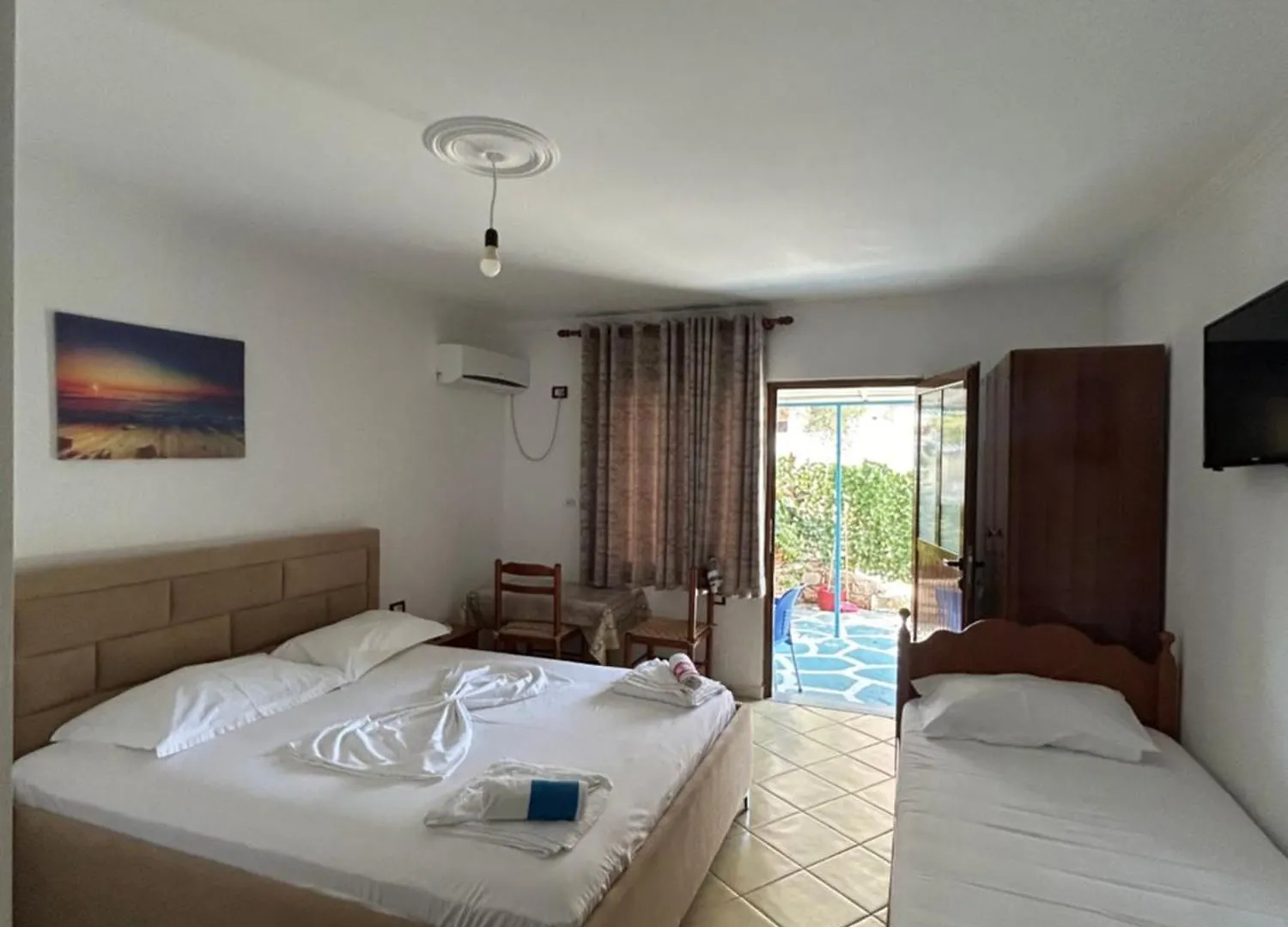Petrefi Apartments Ksamil 0*,  Albania