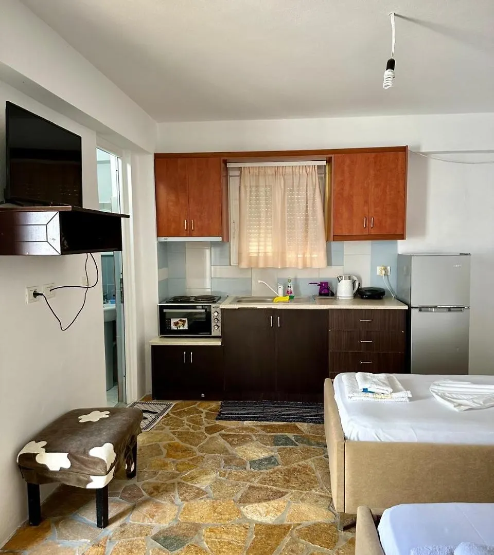 Petrefi Apartments كساميل ألبانيا